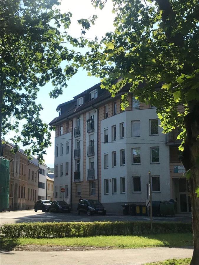 Gyoengy Apartman Шопрон Экстерьер фото