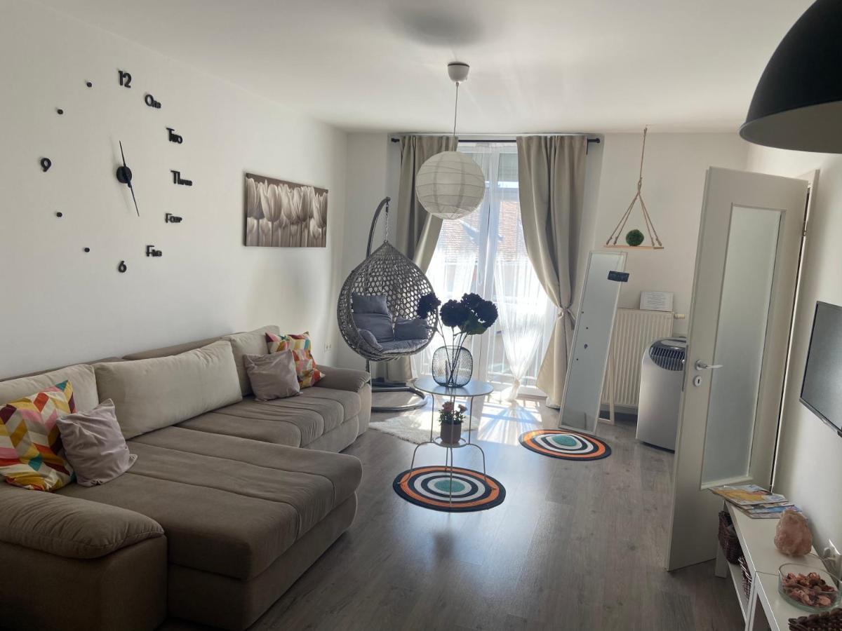 Gyoengy Apartman Шопрон Экстерьер фото