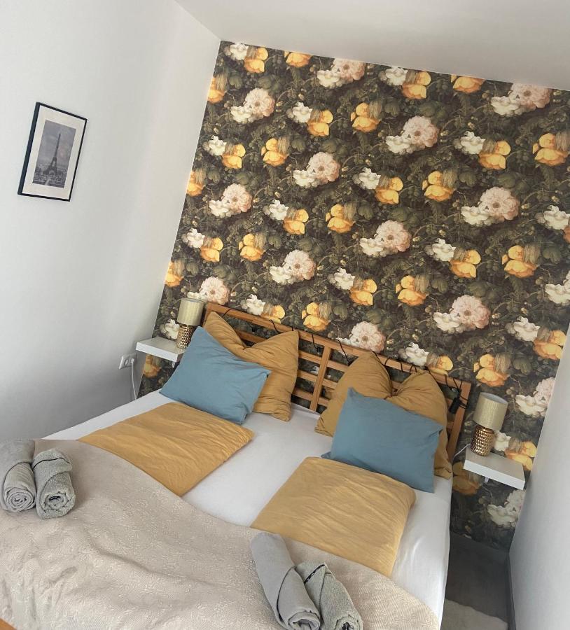 Gyoengy Apartman Шопрон Экстерьер фото